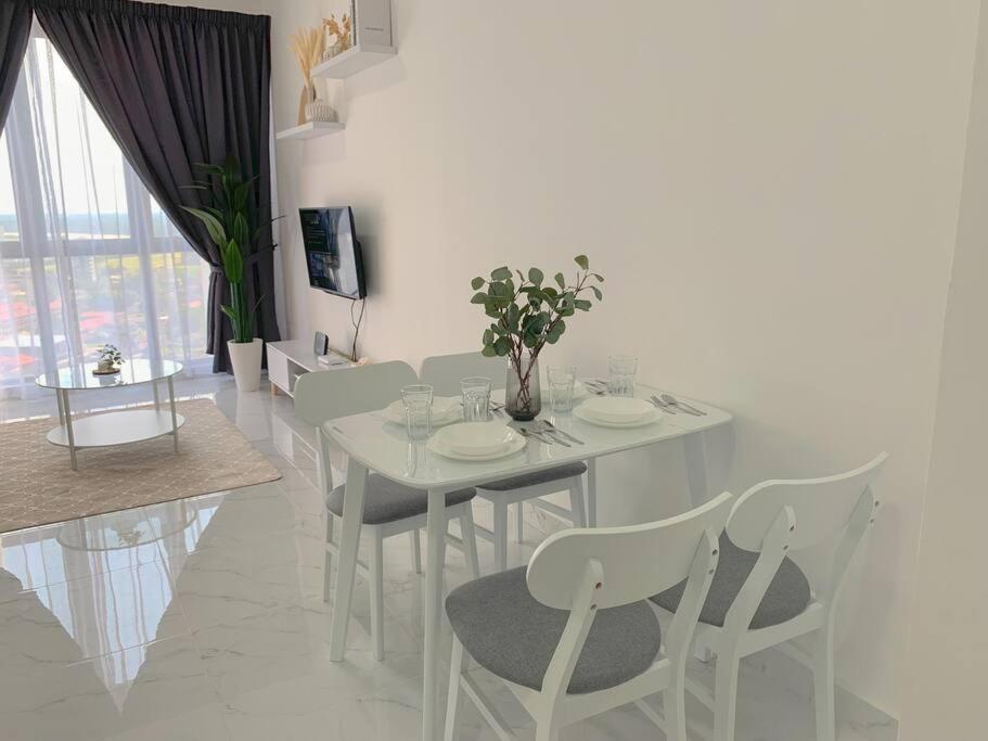 Netflix 2 Bedroom Troika Kota Bharu Homestay 1812 Extérieur photo